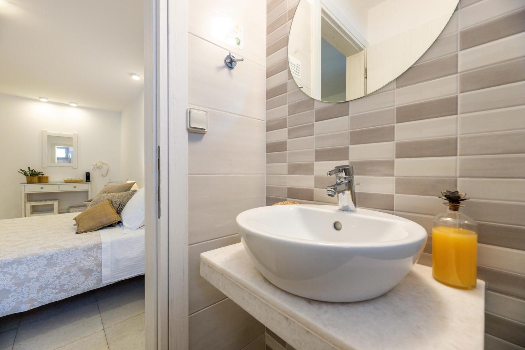 Perivoli Rooms Parikia  Ruang foto