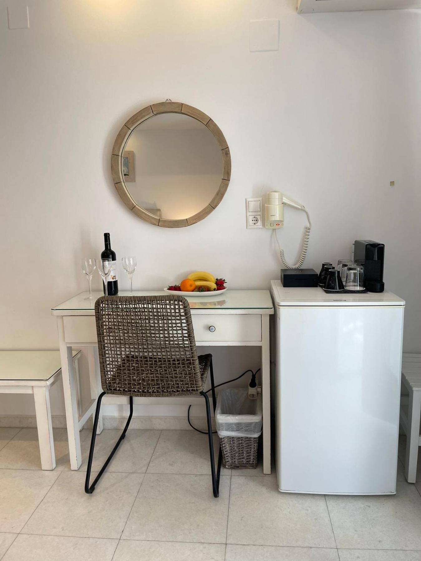 Perivoli Rooms Parikia  Ruang foto