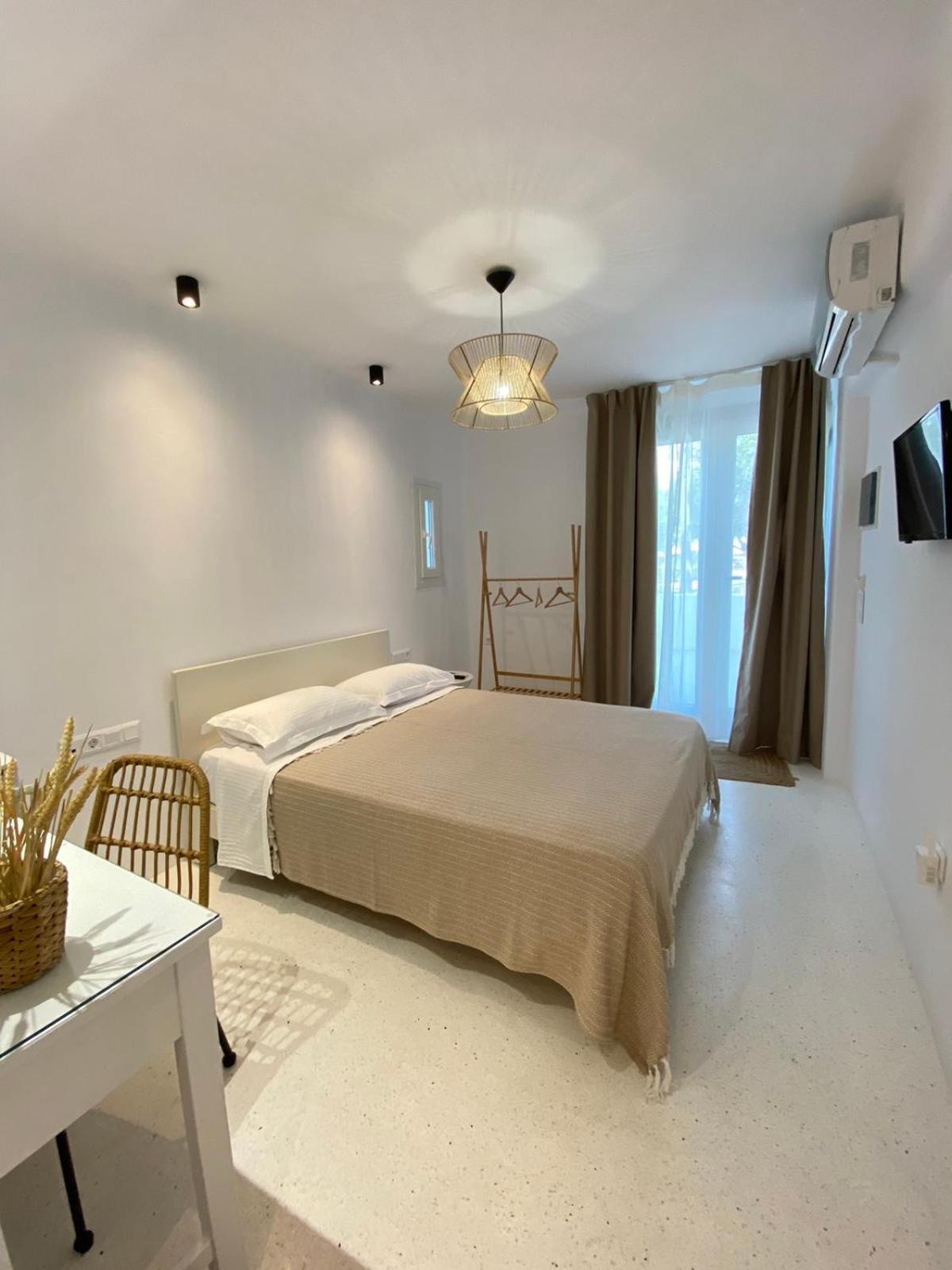 Perivoli Rooms Parikia  Ruang foto